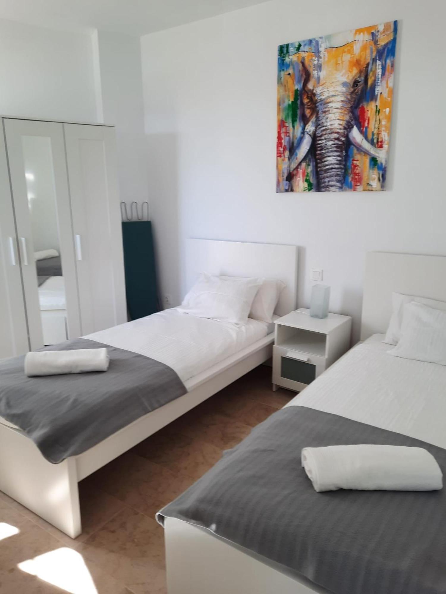 מנילבה Small Oasis Nelson Mandela Apartment With Sea View, Two Bedrooms, Parking, Terrace And Pool מראה חיצוני תמונה