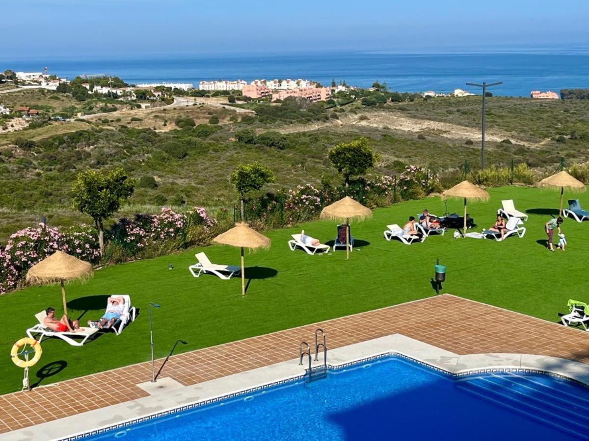מנילבה Small Oasis Nelson Mandela Apartment With Sea View, Two Bedrooms, Parking, Terrace And Pool מראה חיצוני תמונה